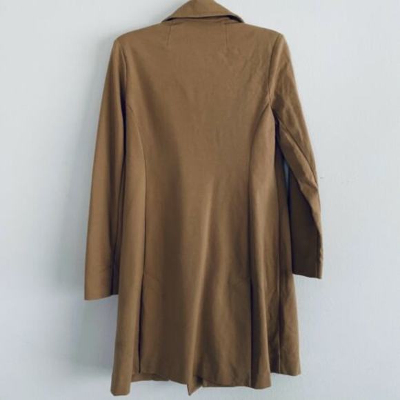 Cabi #3037 Tan Casablanca Trench Coat - Picture 5 of 5